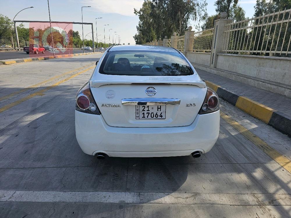 نيسان ألتيما